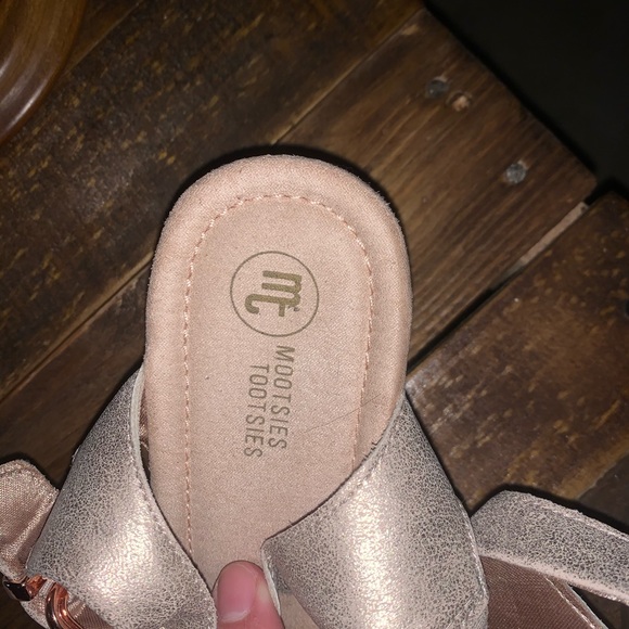 Sandals - Picture 6 of 6